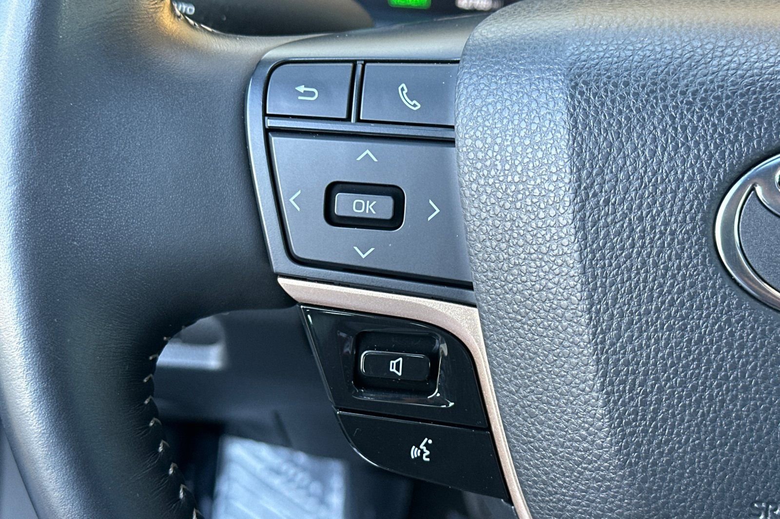 Certified 2024 Toyota Crown Limited image 28