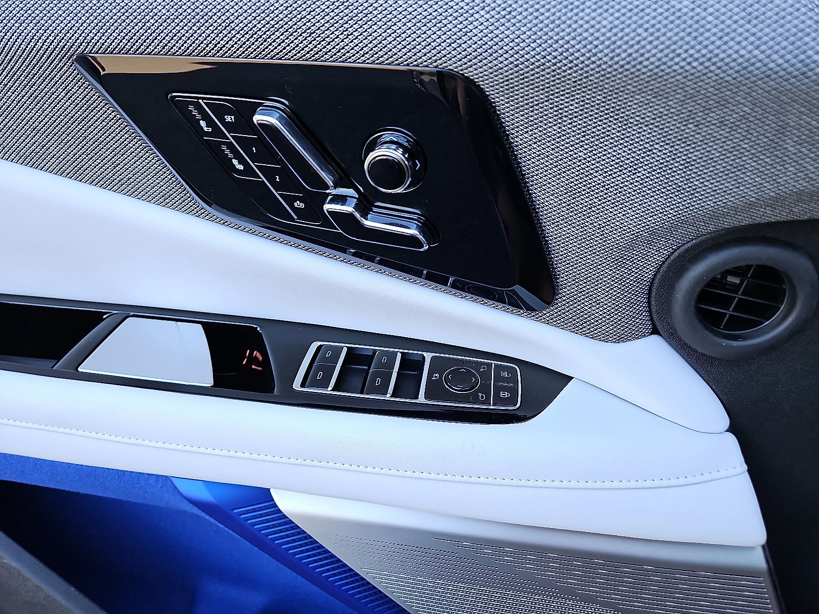 New 2026 Cadillac Optiq Sport 1 image 12