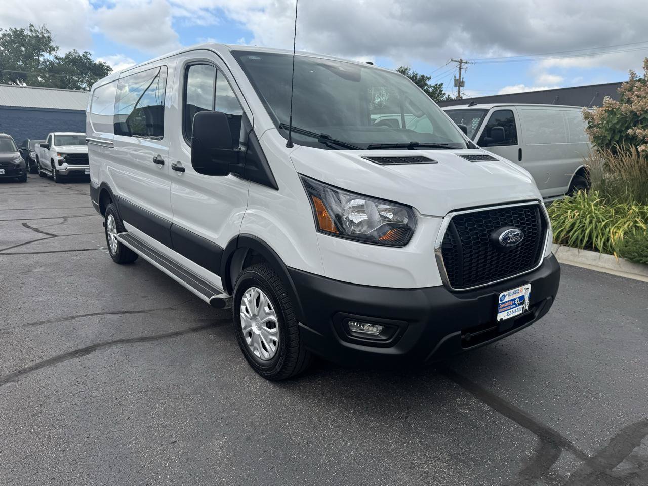Used 2025 Ford Transit 250 Low Roof w/ Exterior Upgrade Package RWD image 3