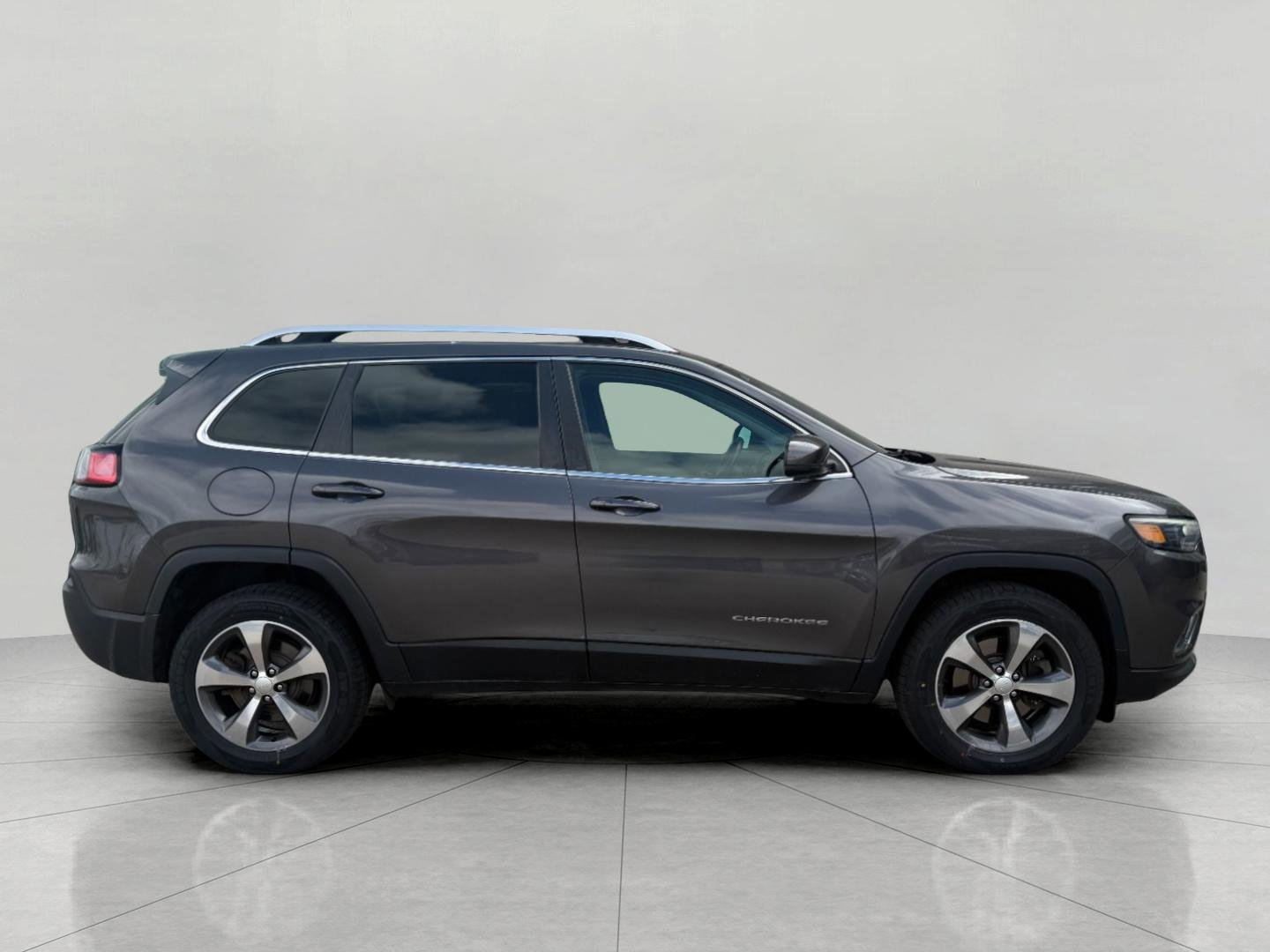 Used 2019 Jeep Cherokee Limited AWD/4WD image 14