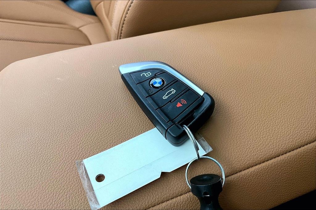 Used 2025 BMW 330i xDrive Sedan image 13