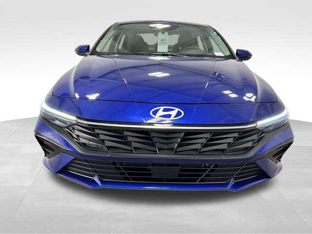 Certified 2025 Hyundai Elantra Limited FWD image 7