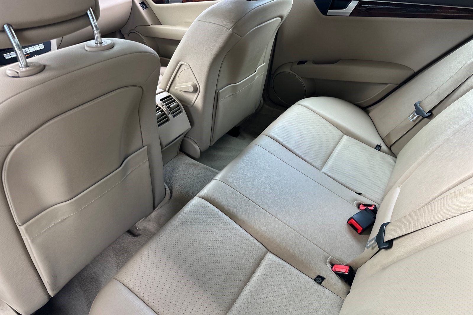 Used 2013 Mercedes-Benz C 250 Sedan image 24
