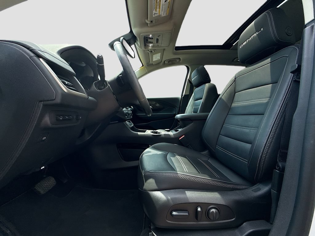 Used 2024 GMC Terrain Denali w/ Denali Premium Package AWD/4WD image 22
