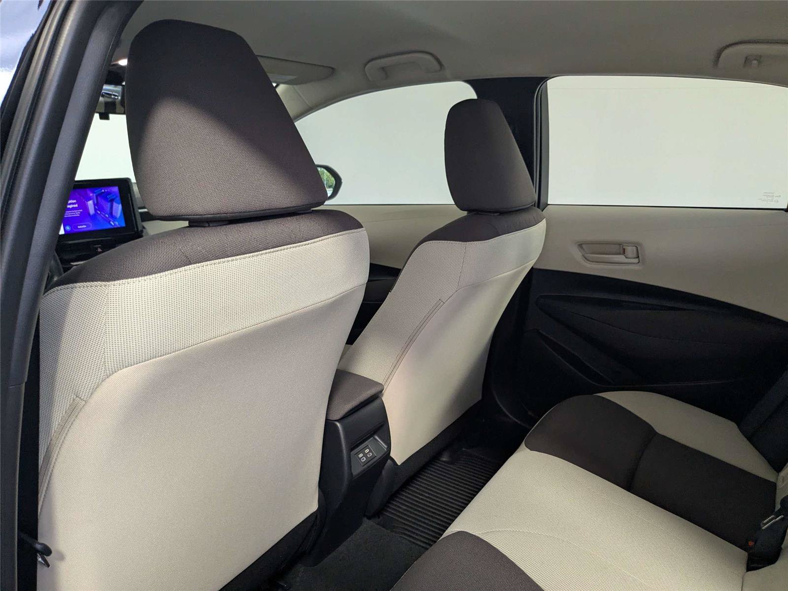 Certified 2023 Toyota Corolla LE FWD image 31