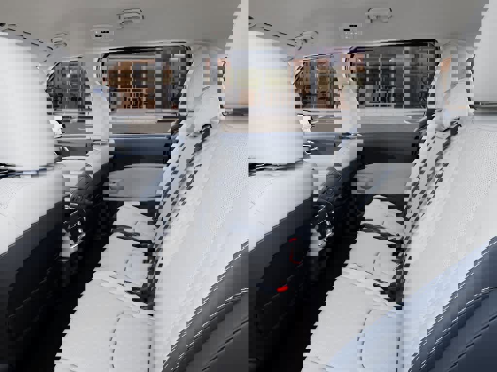 New 2026 Kia Carnival EX image 18