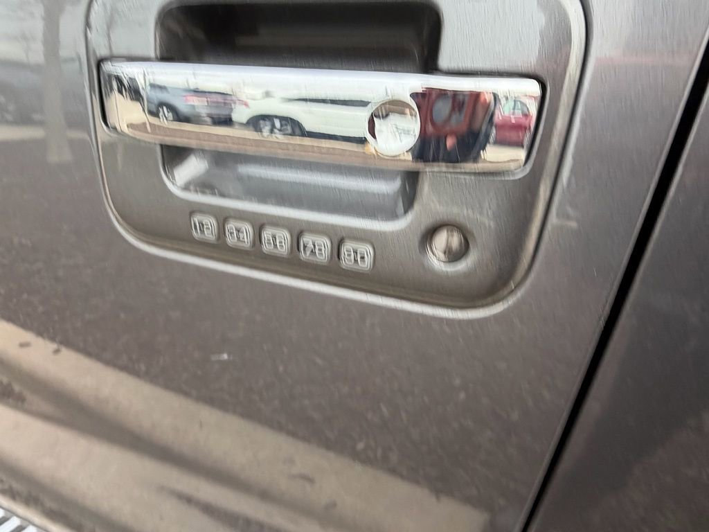 Used 2013 Ford F150 Lariat w/ Luxury Equipment Group image 6