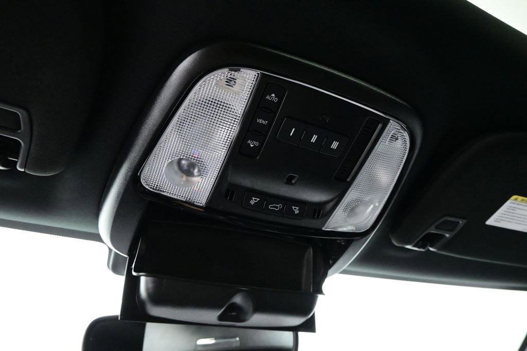 Used 2025 Dodge Durango GT AWD/4WD image 31