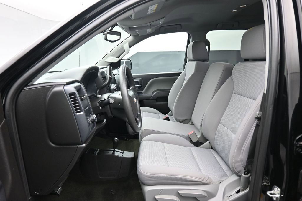 Used 2018 Chevrolet Silverado 1500 Custom w/ Custom Value Package AWD/4WD image 13