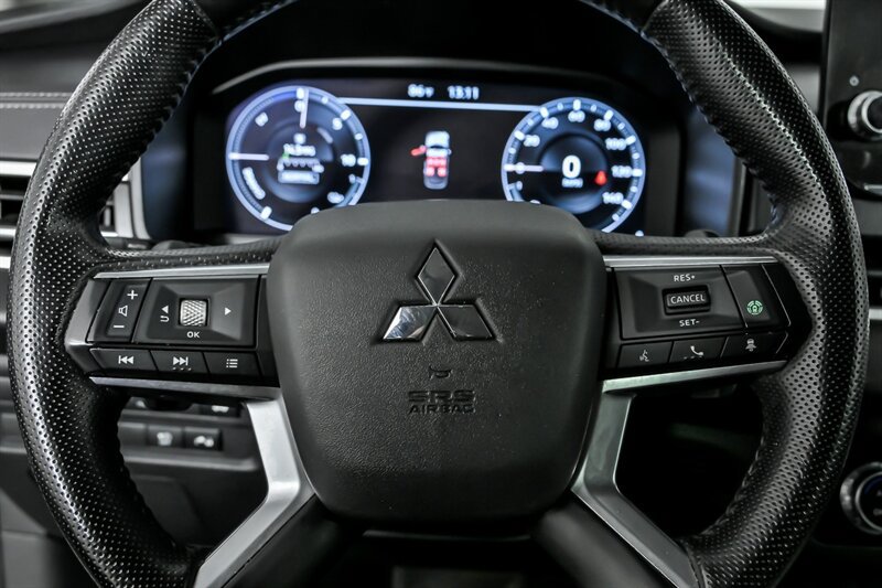 Used 2023 Mitsubishi Outlander SEL AWD/4WD image 54