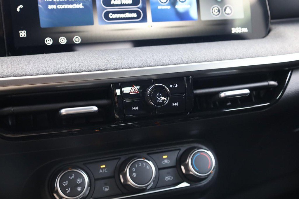 New 2026 Nissan Kicks S image 13