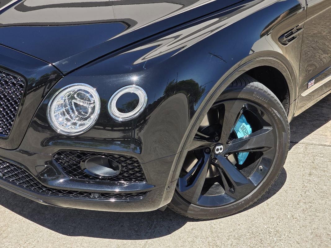Used 2017 Bentley Bentayga image 43