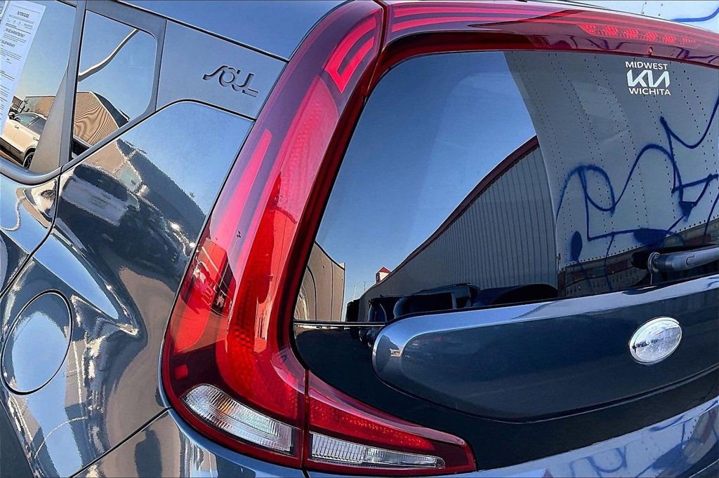 Certified 2021 Kia Soul LX image 27