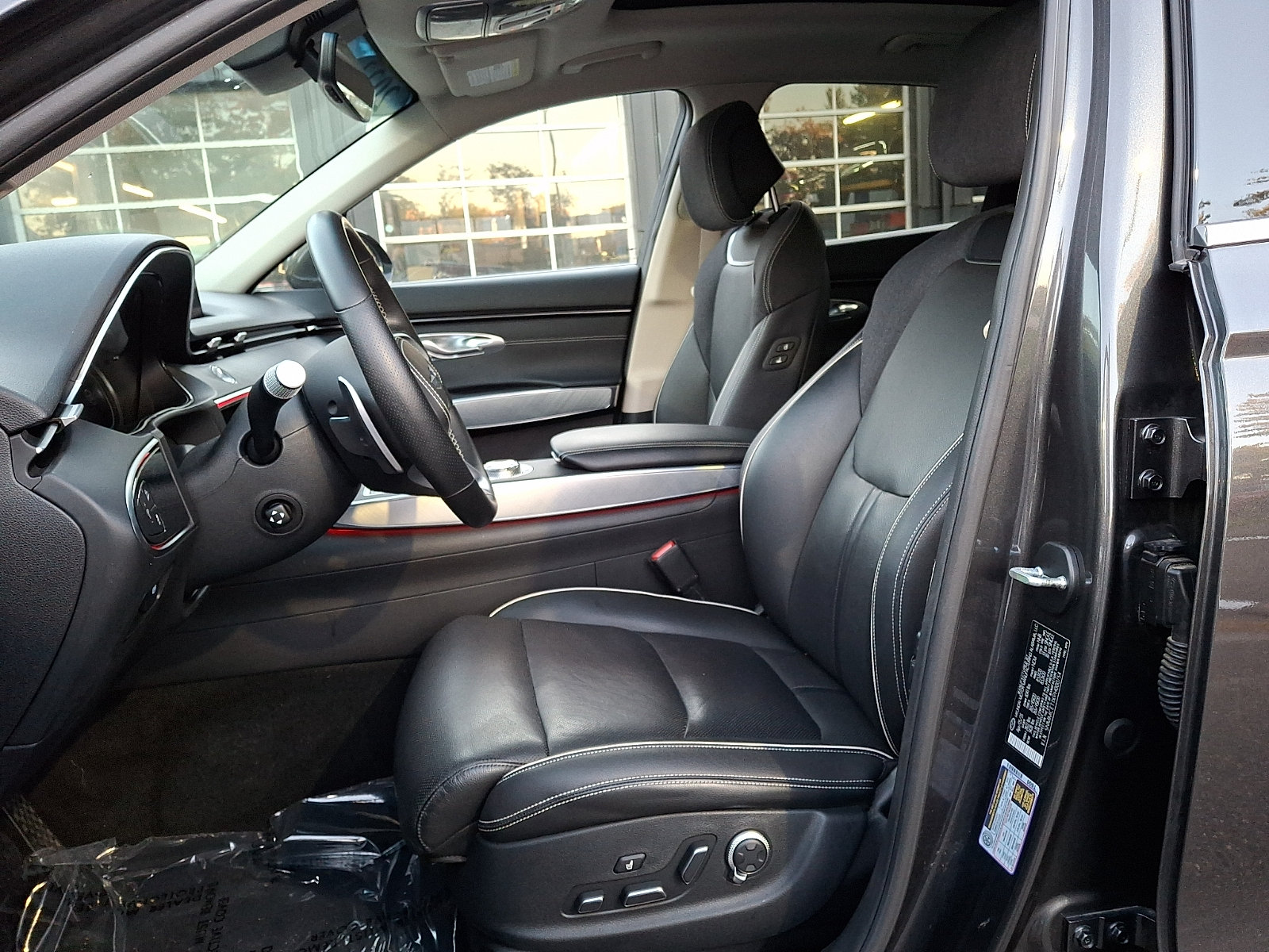 Certified 2023 Genesis Electrified GV70 AWD/4WD image 13