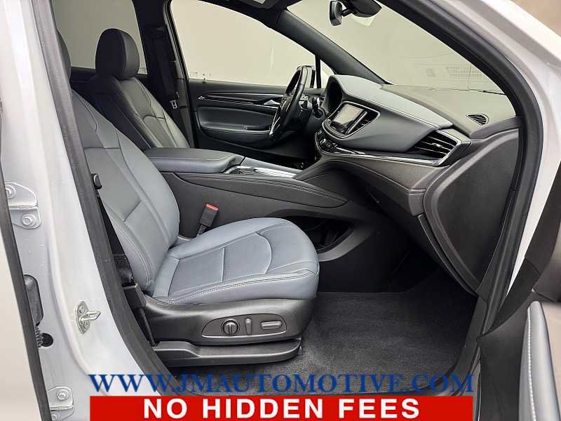 Used 2022 Buick Enclave Essence w/ Experience Buick Package AWD/4WD image 23