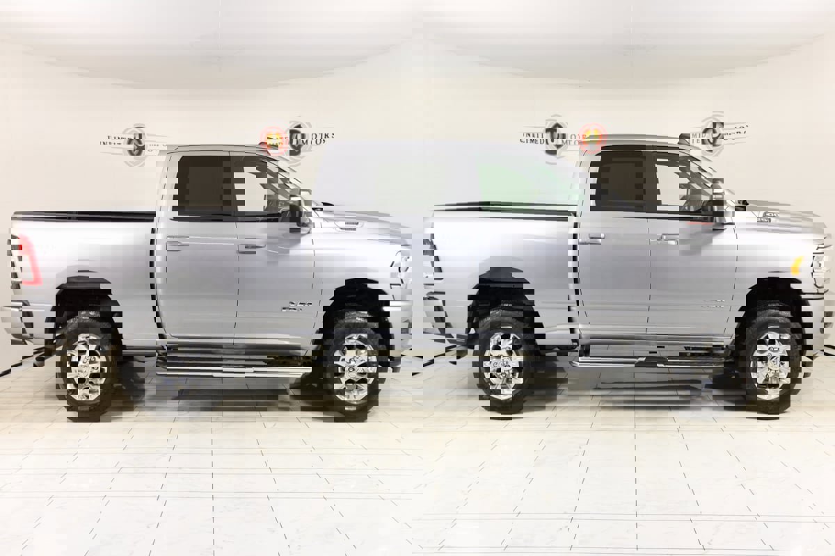 Used 2024 RAM 2500 Big Horn w/ Sport Appearance Package image 2