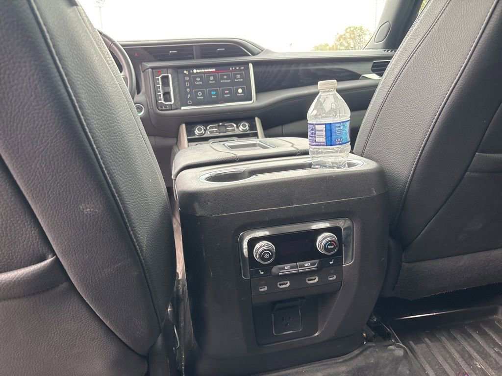 Used 2024 GMC Yukon Denali w/ Advanced Technology Package image 22