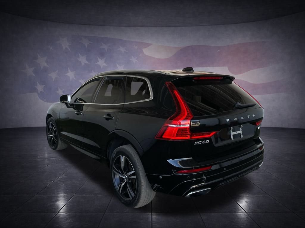 Used 2018 Volvo XC60 T6 R-Design w/ Convenience Package image 3