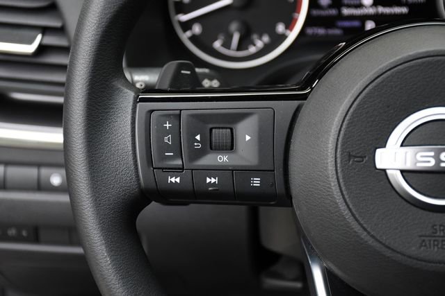 Used 2023 Nissan Rogue SV image 8