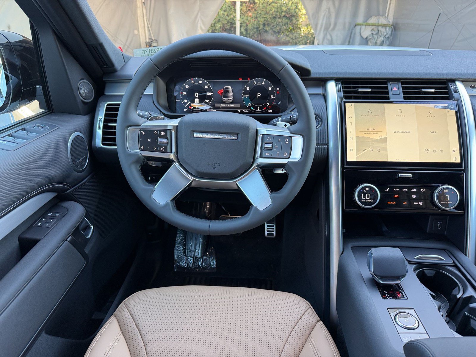 New 2026 Land Rover Discovery Limited Edition AWD/4WD image 29