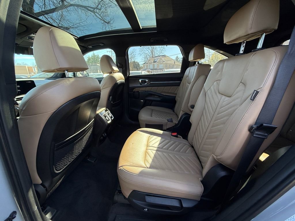 Certified 2025 Kia Sorento SX Prestige w/ Olive Brown Leather Package image 26