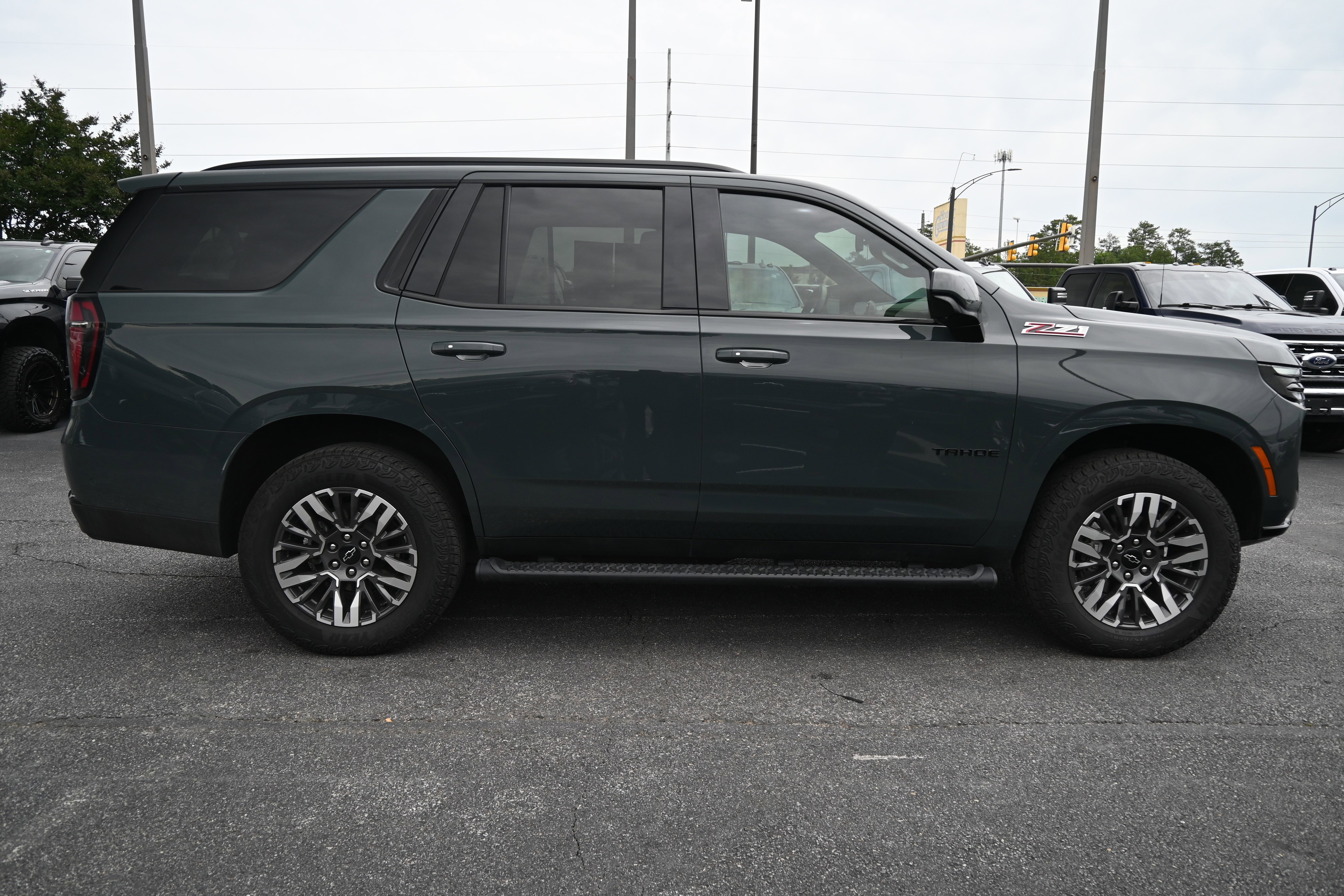 Used 2025 Chevrolet Tahoe Z71 w/ Sun And Tow Package AWD/4WD image 11