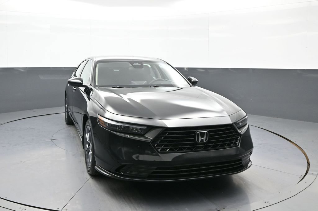 Certified 2023 Honda Accord EX image 3