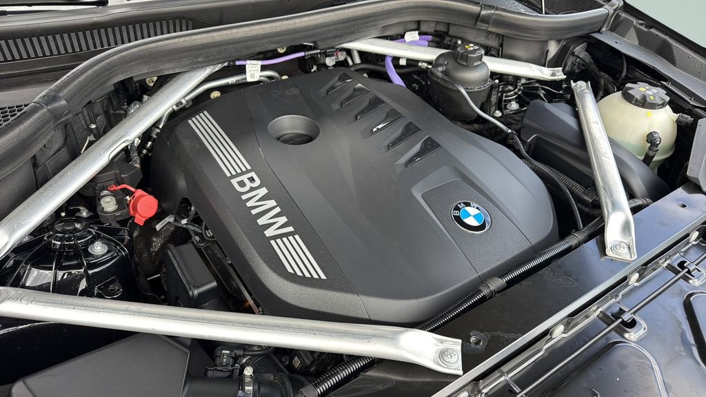 Certified 2025 BMW X5 xDrive40i w/ Parking Assistance Package image 19