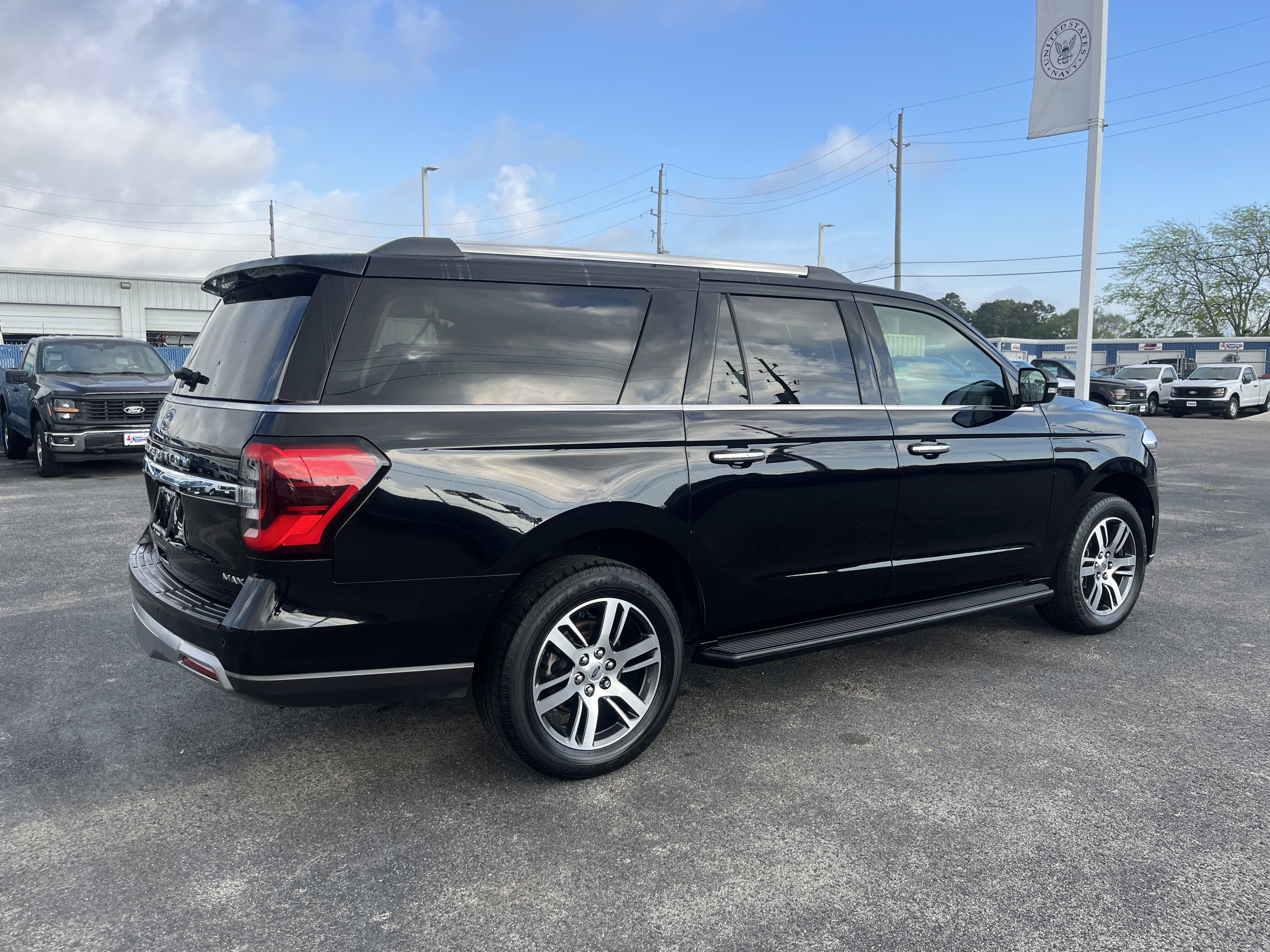 Used 2024 Ford Expedition Max Limited image 2