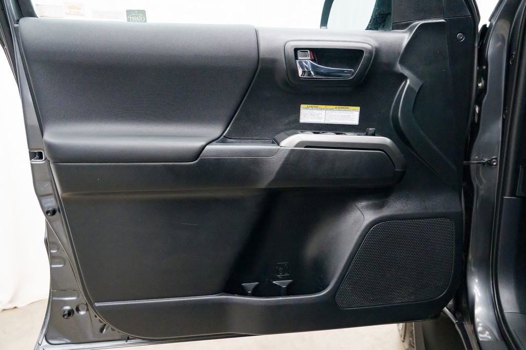 Used 2019 Toyota Tacoma TRD Off-Road image 21