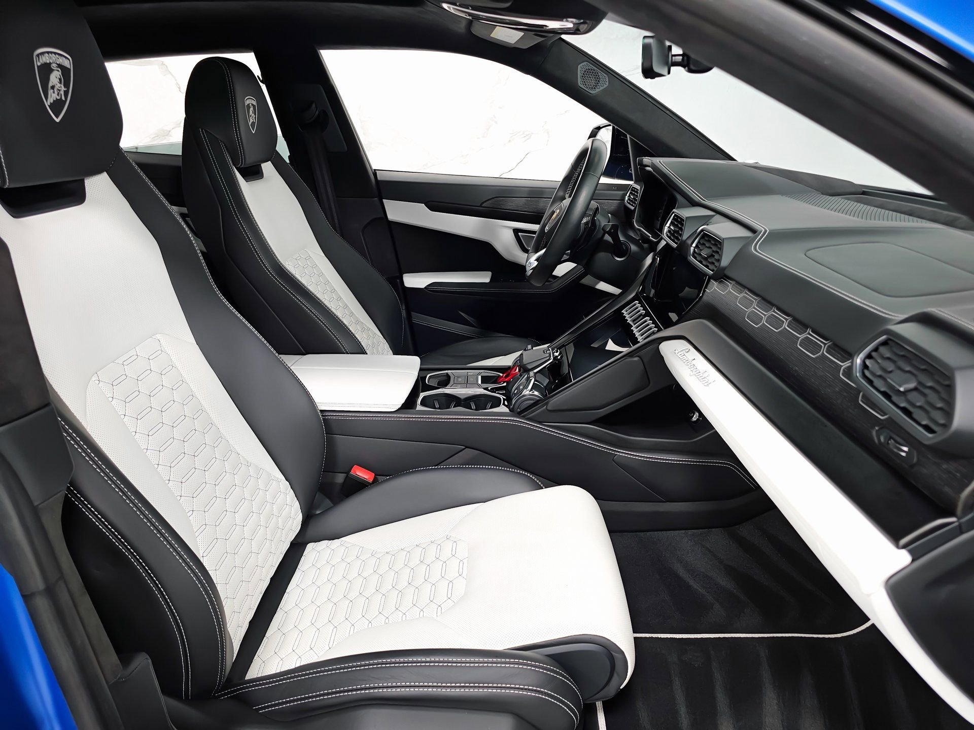 Used 2021 Lamborghini Urus image 4