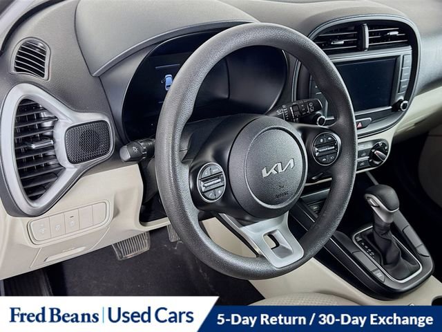 Used 2023 Kia Soul LX image 36