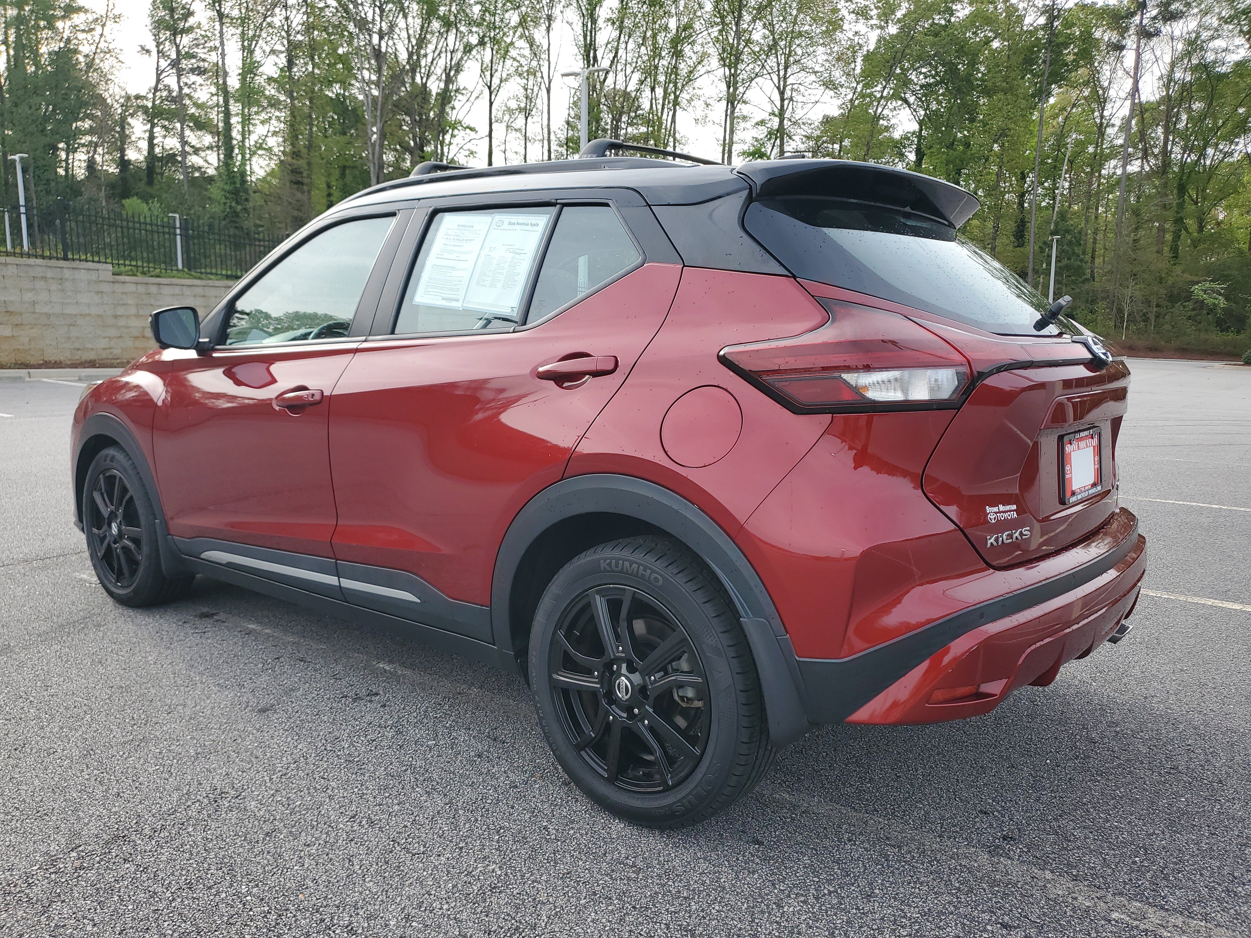 Used 2021 Nissan Kicks SR w/ SR Premium Package image 4