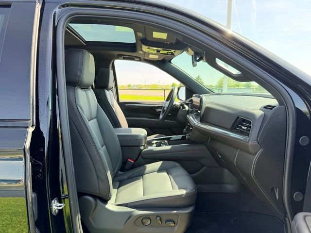 Used 2026 Chevrolet Tahoe RST w/ RST Capability Package AWD/4WD image 11