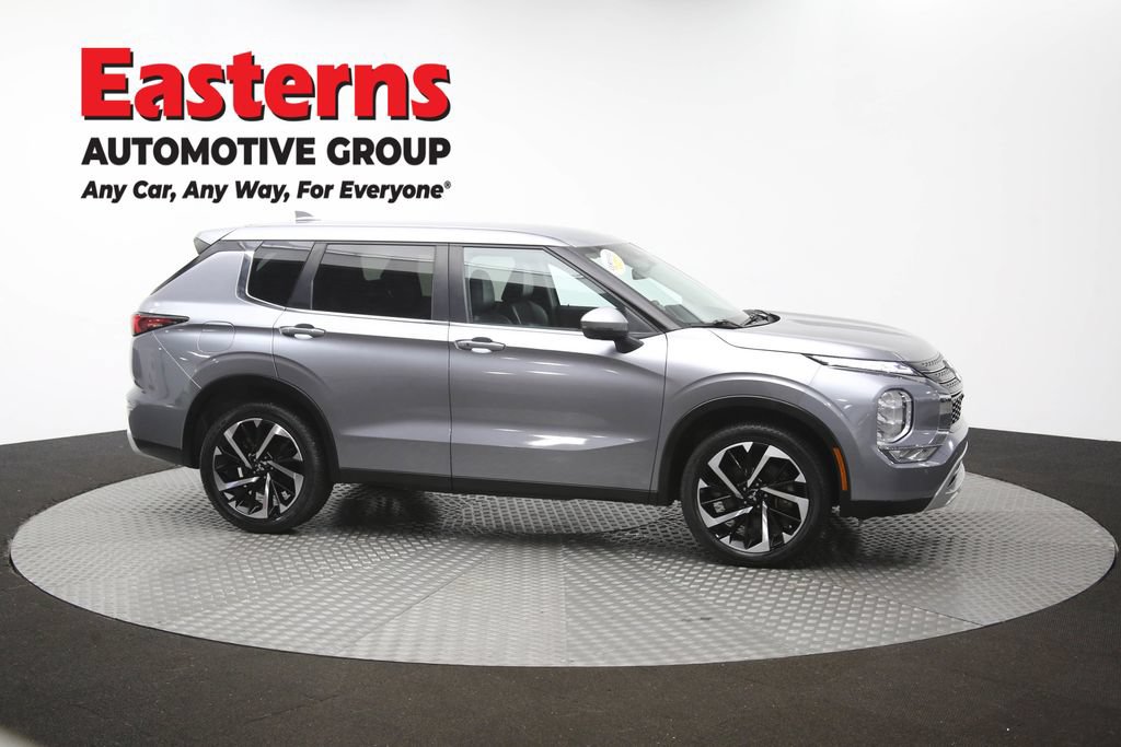 Used 2024 Mitsubishi Outlander SE FWD image 45