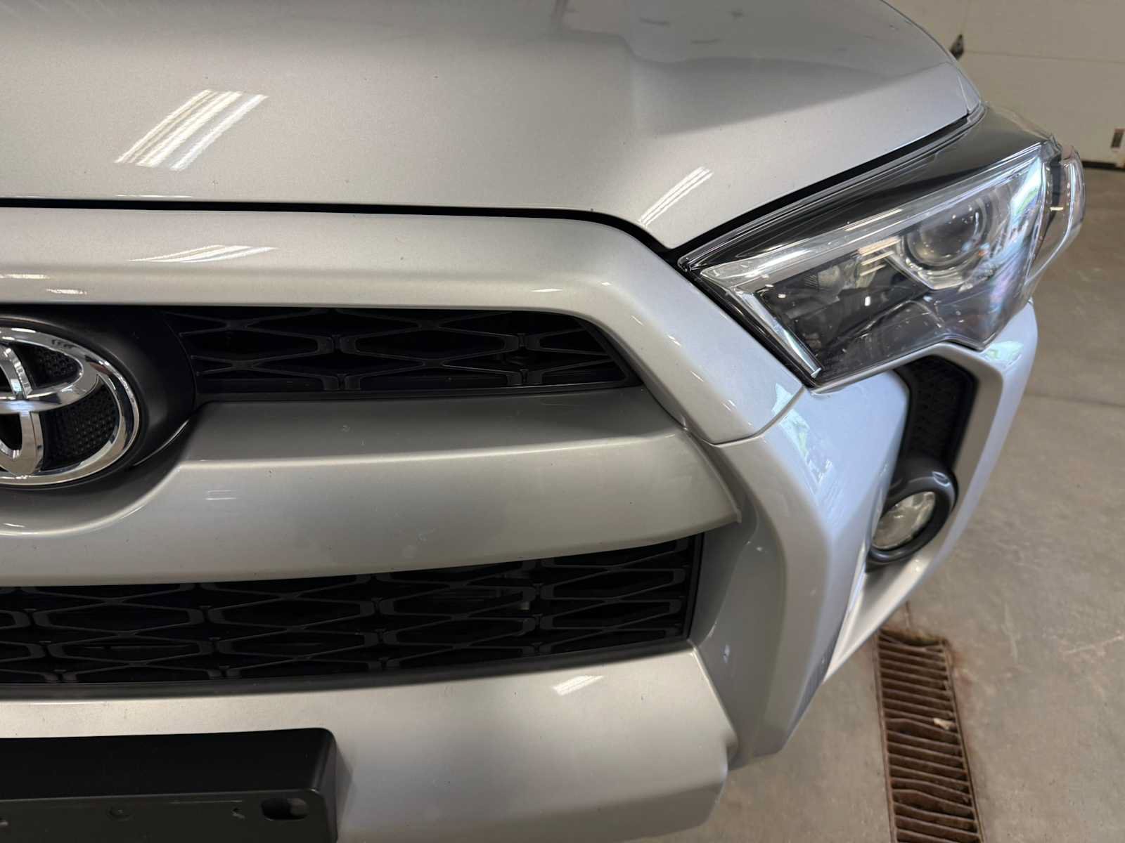 Used 2019 Toyota 4Runner SR5 Premium AWD/4WD image 5