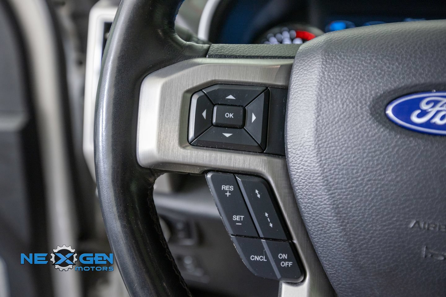 Used 2019 Ford F150 Platinum w/ Equipment Group 701A Luxury AWD/4WD image 14