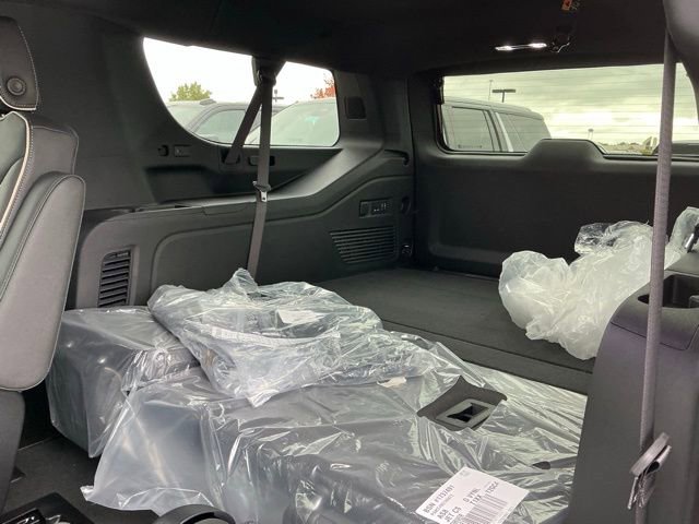 New 2026 Chevrolet Suburban Premier image 23