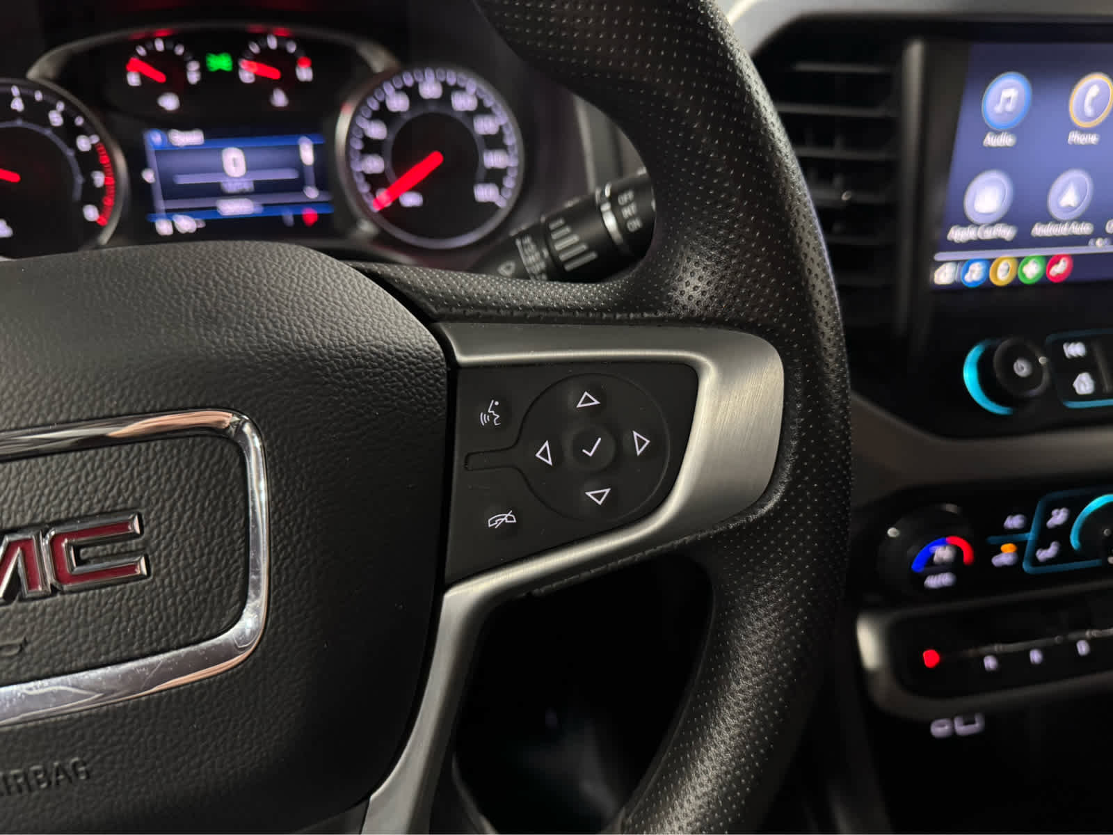 Certified 2023 GMC Acadia SLE w/ Driver Convenience Package image 18