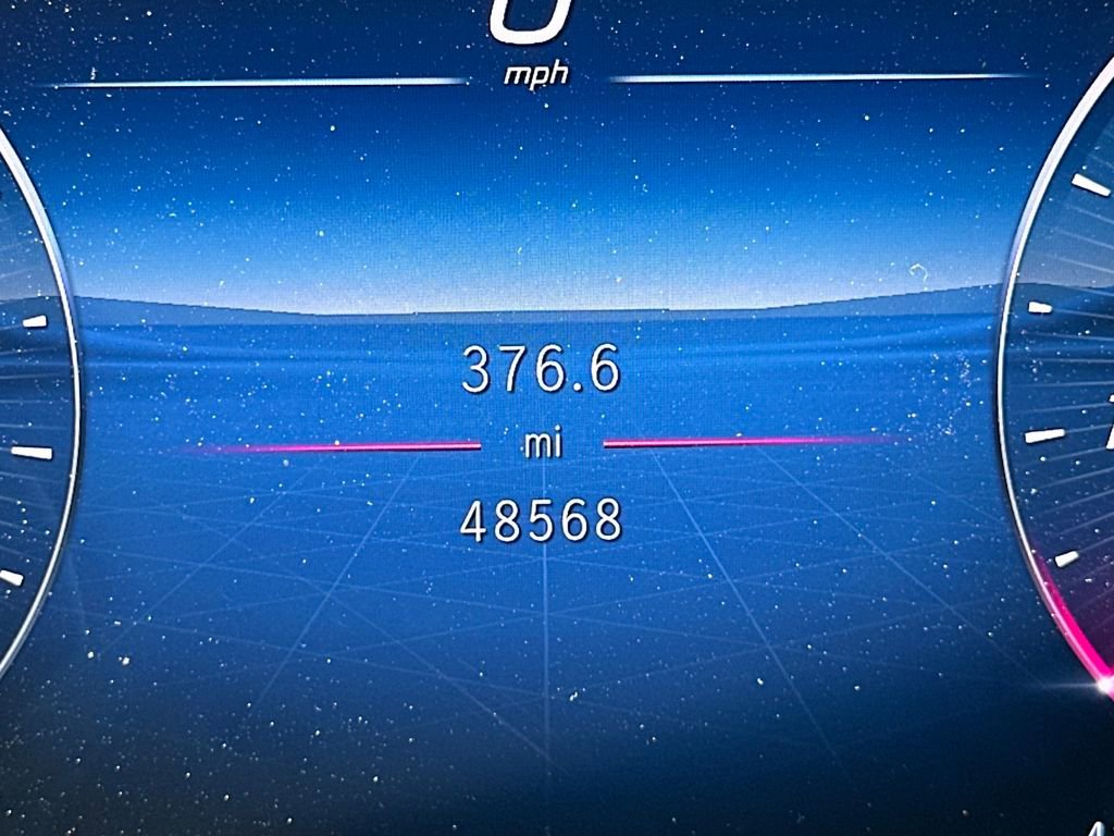 Used 2024 Mercedes-Benz E 350 4MATIC Sedan image 4