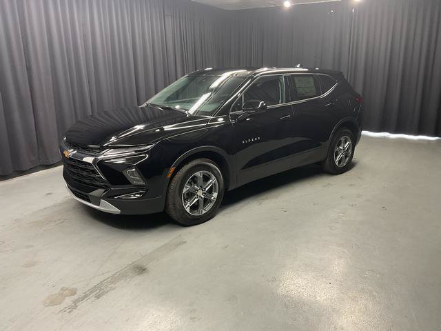 Used 2026 Chevrolet Blazer LT AWD/4WD image 3