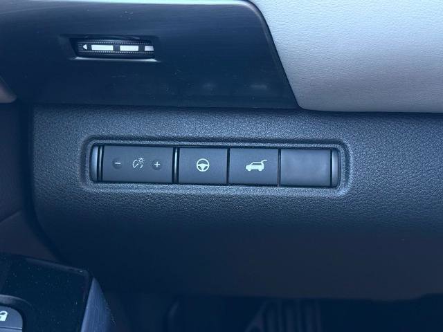 New 2026 Nissan Pathfinder SL image 24