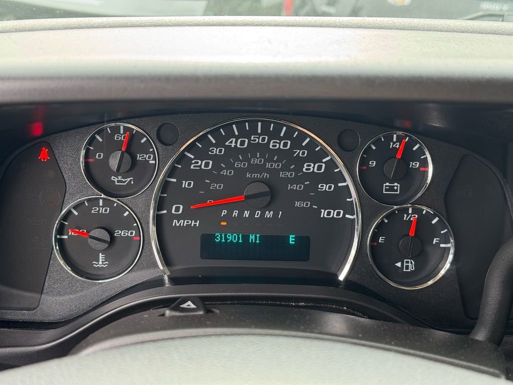 Used 2024 Chevrolet Express 3500 LT w/ LT Preferred Equipment Group RWD image 24