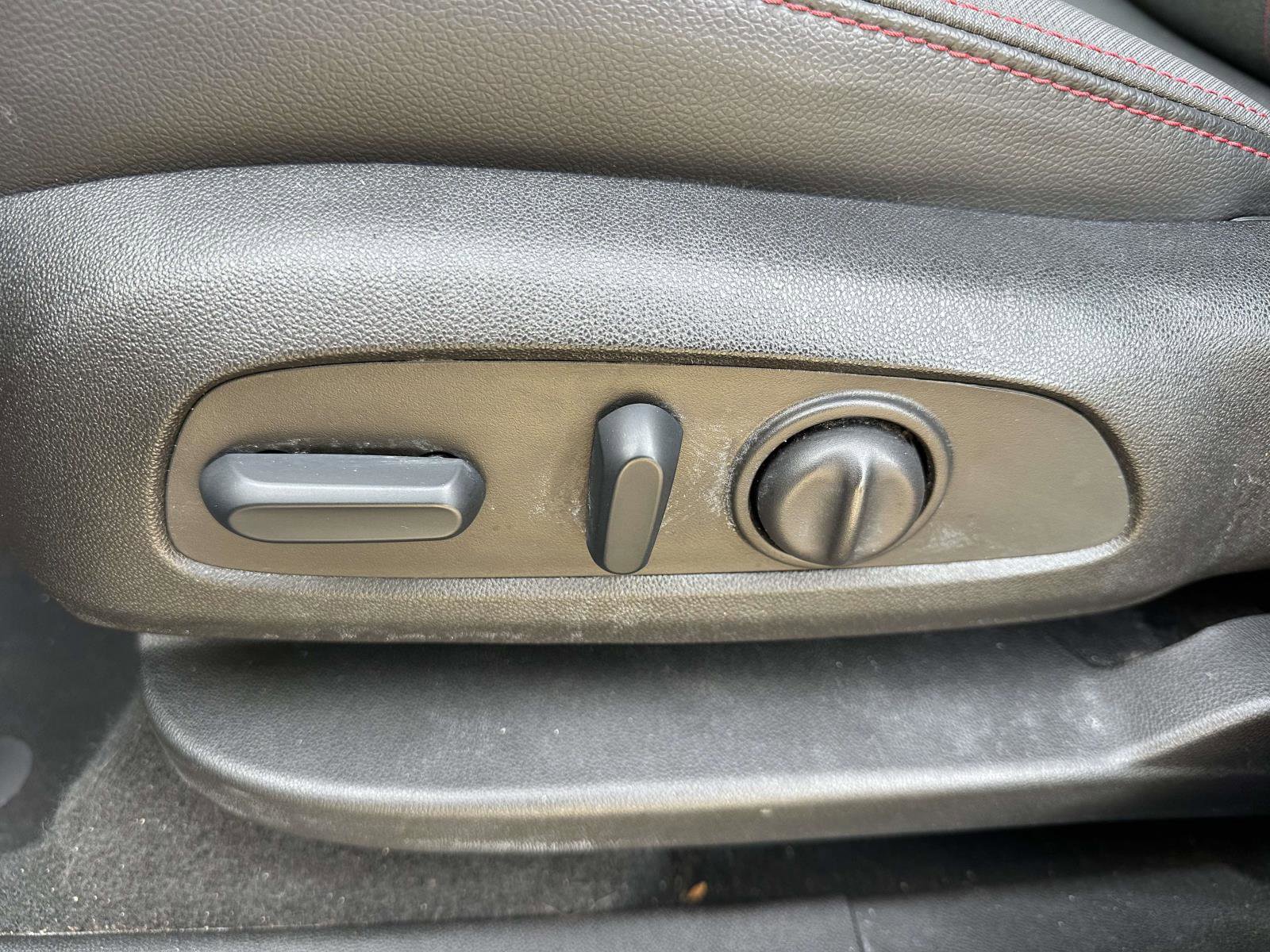 Used 2022 Chevrolet Equinox RS image 17