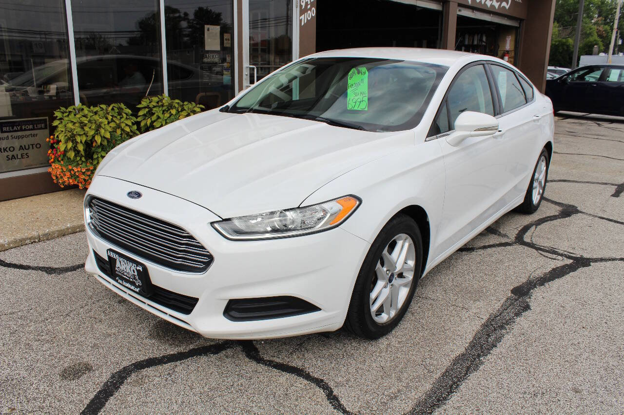 Used 2014 Ford Fusion SE image 2