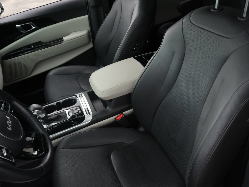 Certified 2024 Kia Carnival SX Prestige FWD image 21