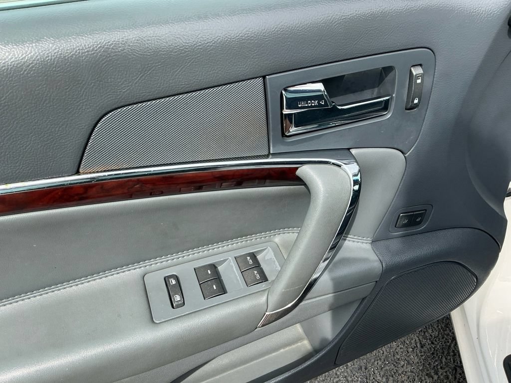 Used 2010 Lincoln MKZ FWD image 16