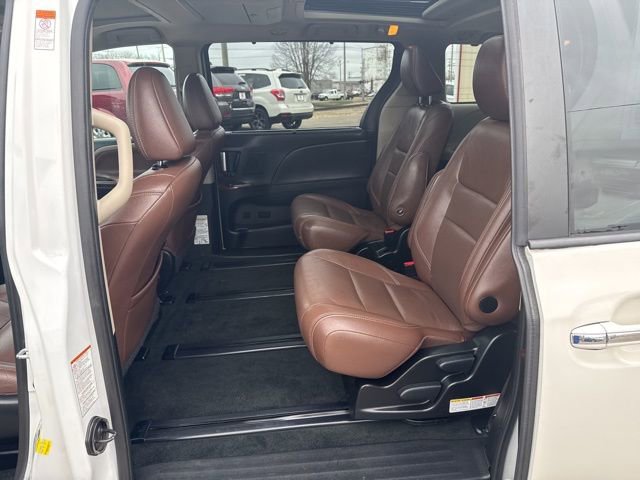 Used 2016 Toyota Sienna Limited Premium image 12