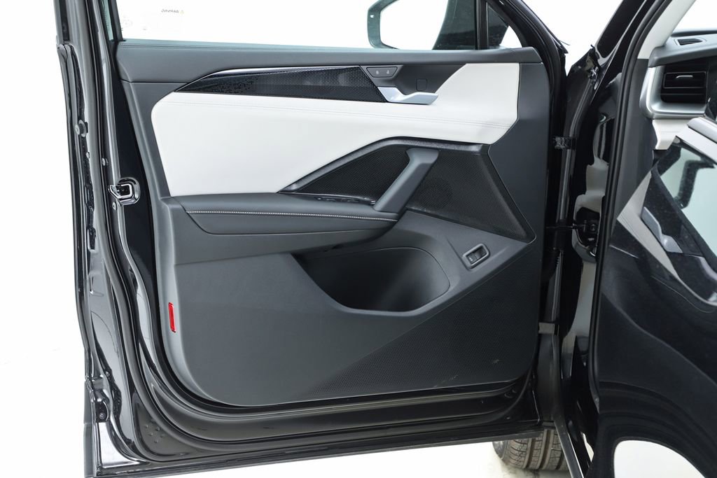 New 2026 Volkswagen Tiguan SE image 18