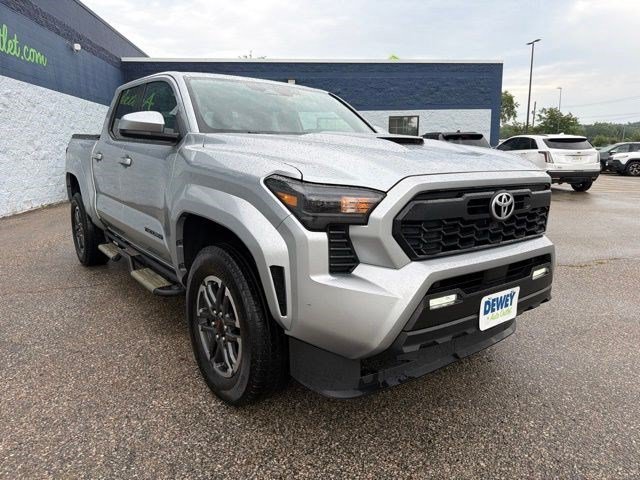 Used 2024 Toyota Tacoma TRD Sport RWD image 7